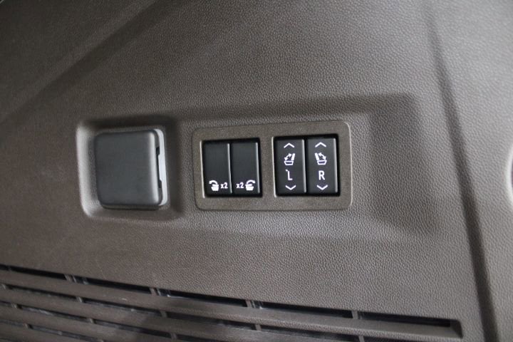 2021 GMC Yukon Denali - Photo 16
