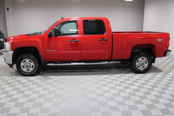 2011 Chevrolet Silverado 2500HD LT photo 2