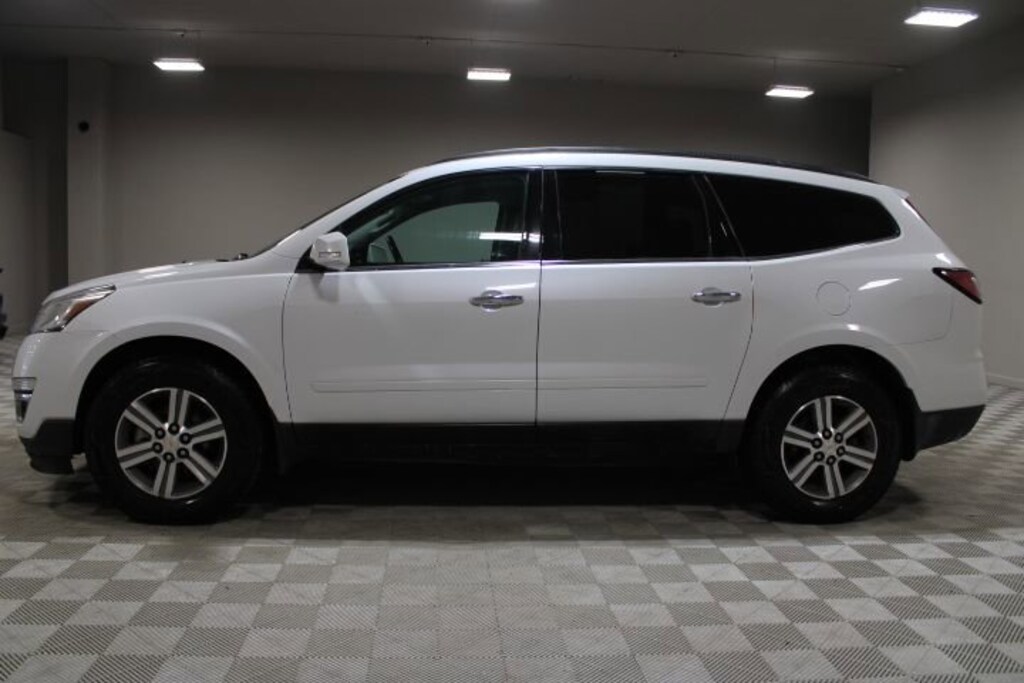 Used 2017 Chevrolet Traverse LT SUV