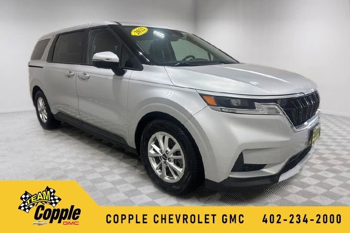 2022 Kia Sedona LX's photo