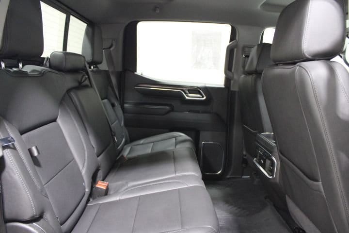 2025 Chevrolet Silverado 1500 LTZ - Photo 31