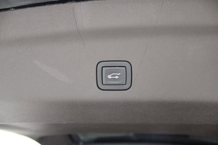 2023 GMC Yukon Denali - Photo 13