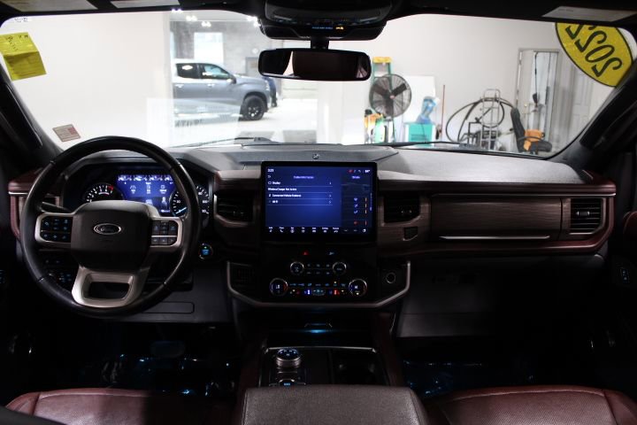 2022 Ford Expedition MAX Limited photo 2