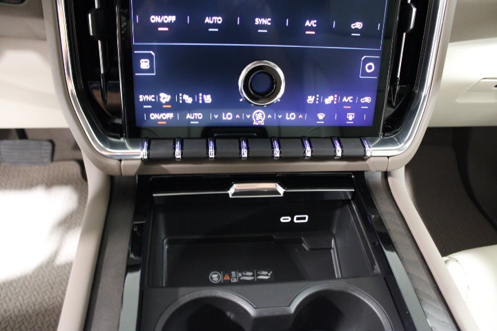 2027 GMC Yukon Denali - Photo 36