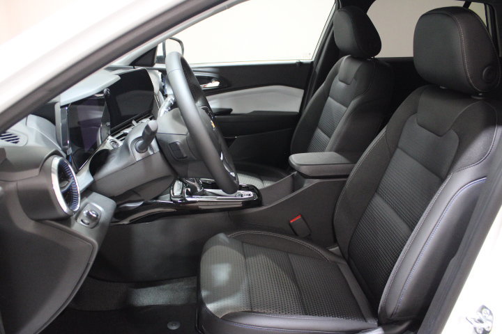 2026 Chevrolet Trax LT - Photo 18