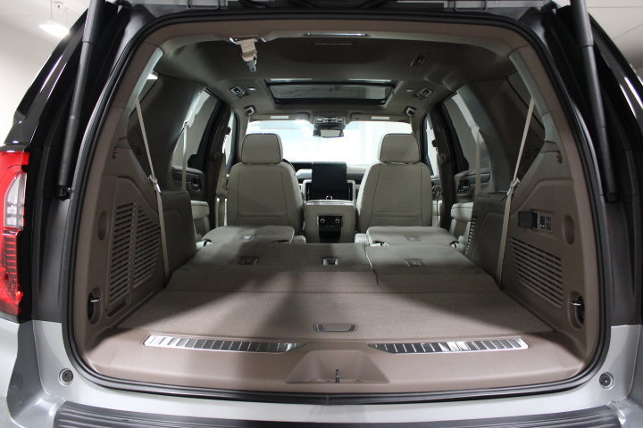 2027 GMC Yukon Denali - Photo 17