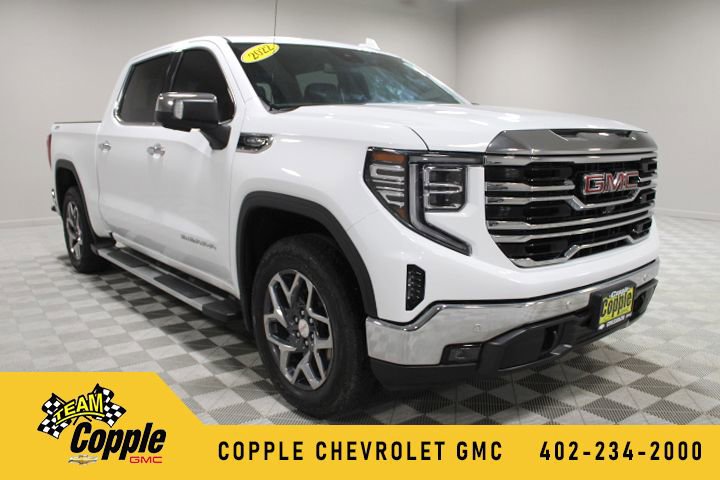 2022 GMC Sierra 4WD Crew Cab Standard Box SLT's photo