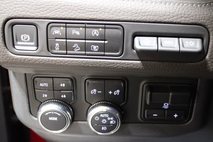 2024 GMC Yukon XL Denali - Photo 41