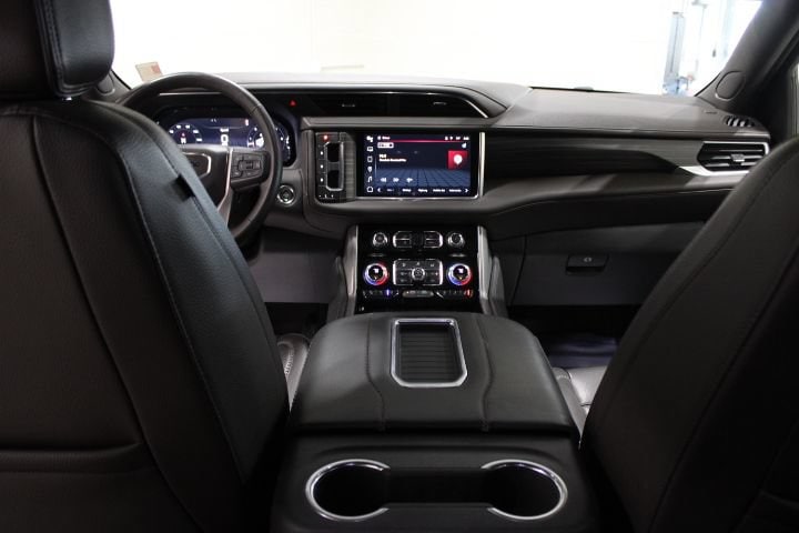 2023 GMC Yukon Denali - Photo 28
