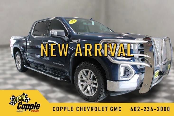 2019 GMC Sierra 4WD Crew Cab Short Box SLT's photo