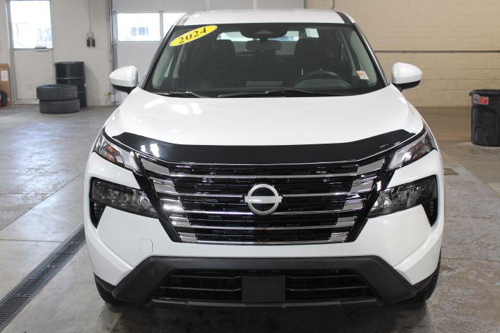 2024 Nissan Rogue SV photo 3