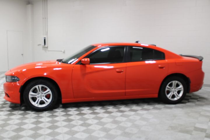 2019 Dodge Charger SXT photo 4