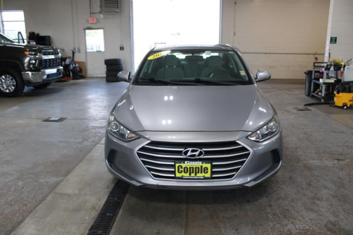 2017 Hyundai Elantra SE photo 2