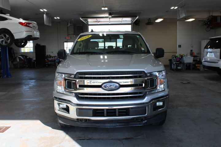 2019 Ford F-150 XLT photo 2