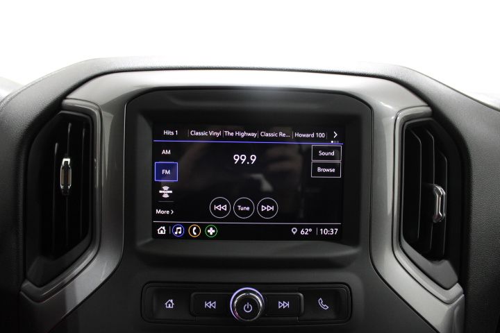 2024 Chevrolet Silverado 2500HD Custom photo 2