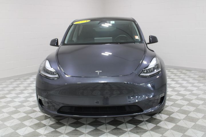 Used 2024 Tesla Model Y Long Range with VIN 7SAYGDEE8RA250207 for sale in Louisville, NE