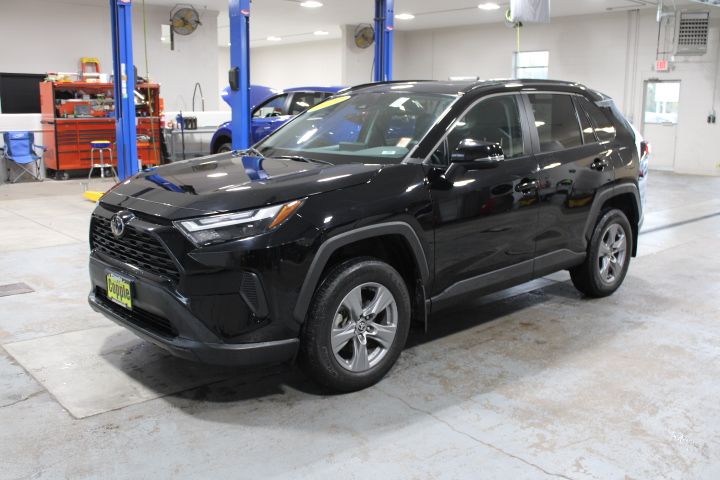 2022 Toyota RAV4 XLE photo 4