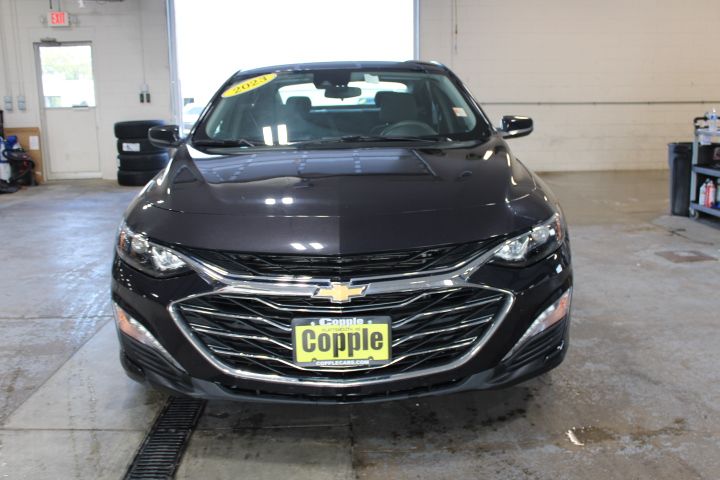 2023 Chevrolet Malibu 1LT photo 3