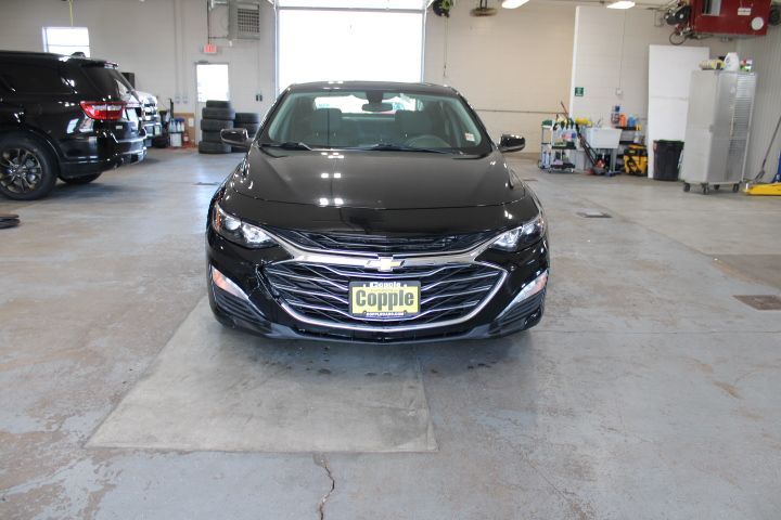 2022 Chevrolet Malibu 1LT photo 2