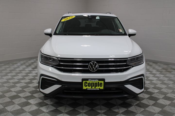2022 Volkswagen Tiguan SE photo 2