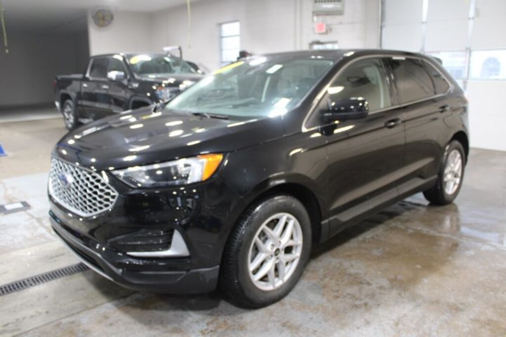 Used 2023 Ford Edge  SUV