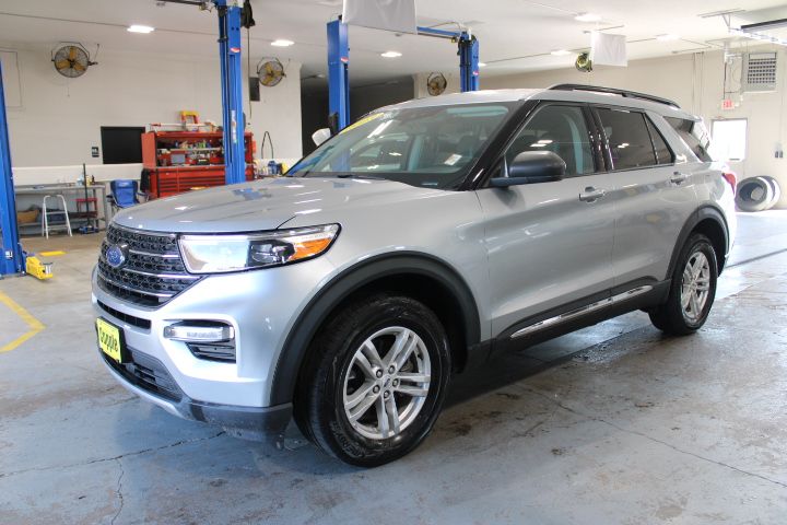 2023 Ford Explorer XLT photo 4
