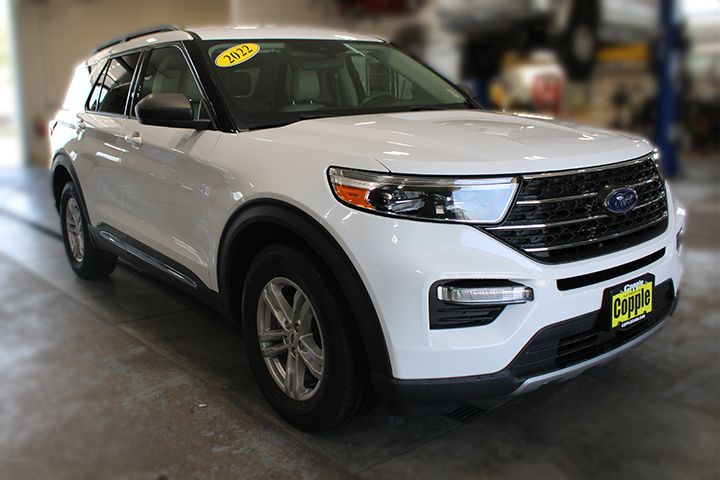 2022 Ford Explorer XLT photo 2