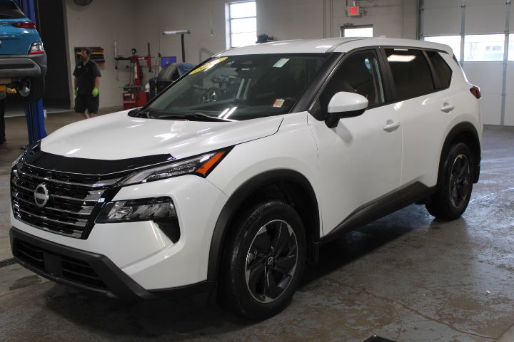 2024 Nissan Rogue SV photo 4