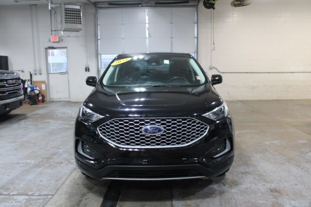Used 2023 Ford Edge  SUV