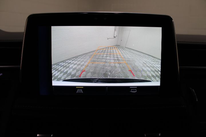 2023 Chevrolet Suburban Premier photo 3