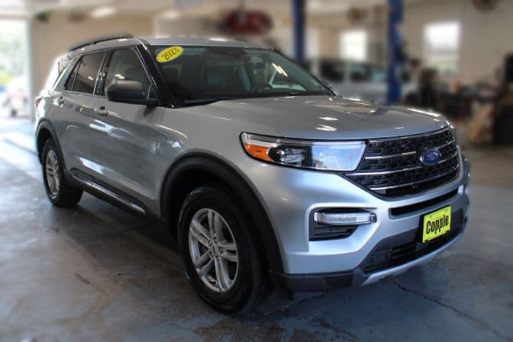 2023 Ford Explorer XLT photo 2