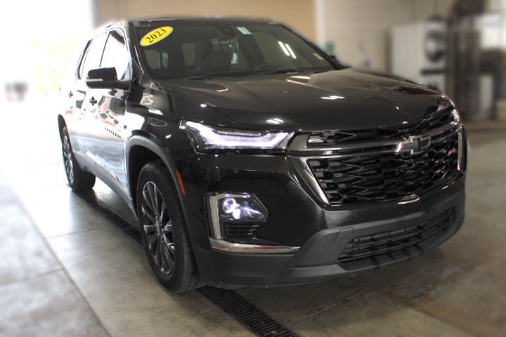 2023 Chevrolet Traverse RS photo 2