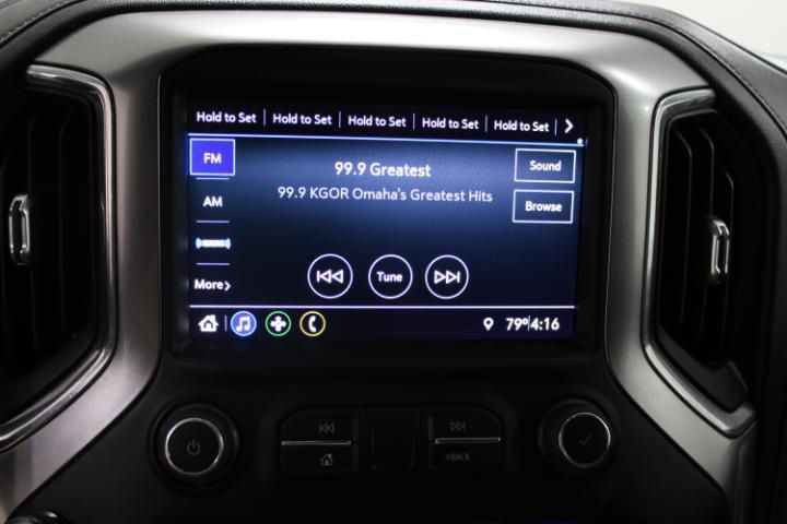 2022 Chevrolet Silverado 2500HD LT photo 2