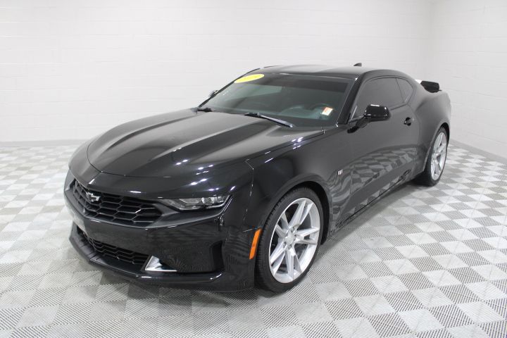 2019 Chevrolet Camaro 1LT photo 2