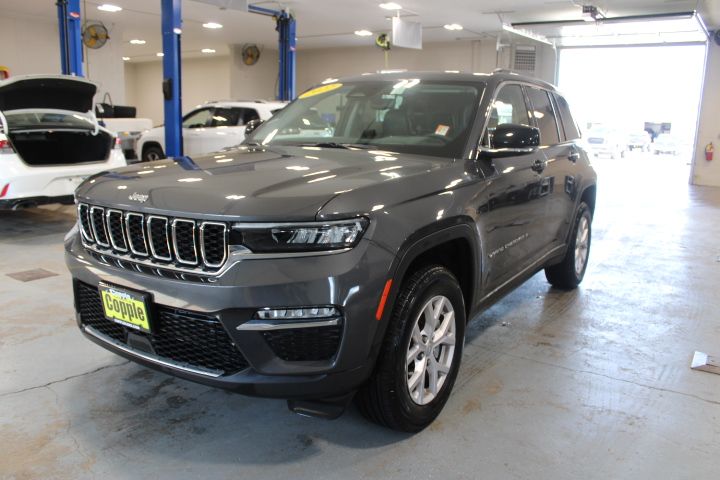 2022 Jeep Grand Cherokee Limited photo 4