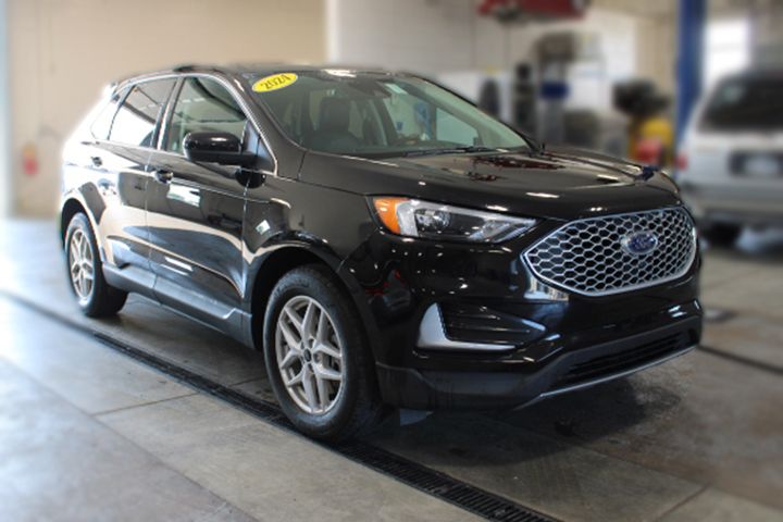 2024 Ford Edge SEL photo 2