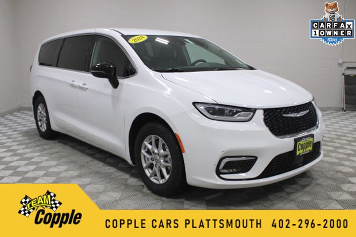 Bright White 2024 Chrysler Pacifica Touring L FWD Minivan Front-Wheel Drive 9-Speed Automatic