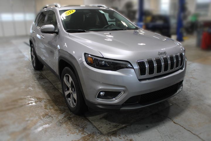 2019 Jeep Cherokee Limited photo 2