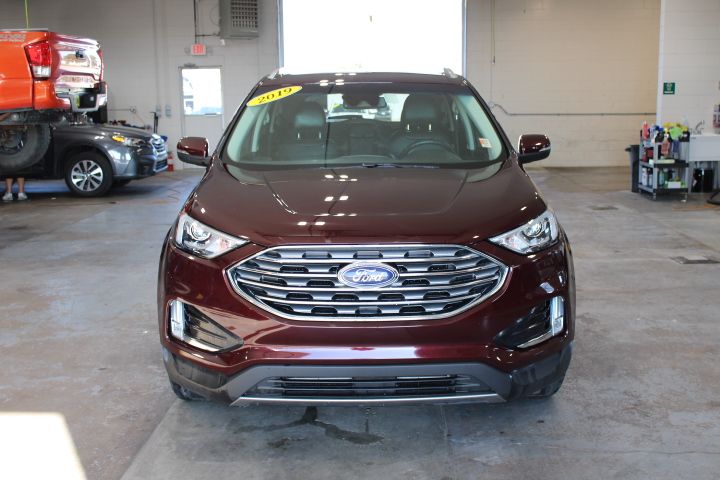2019 Ford Edge SEL photo 3