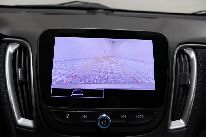2024 Chevrolet Malibu photo 3