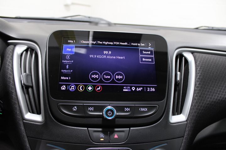 2023 Chevrolet Malibu 1LT photo 2