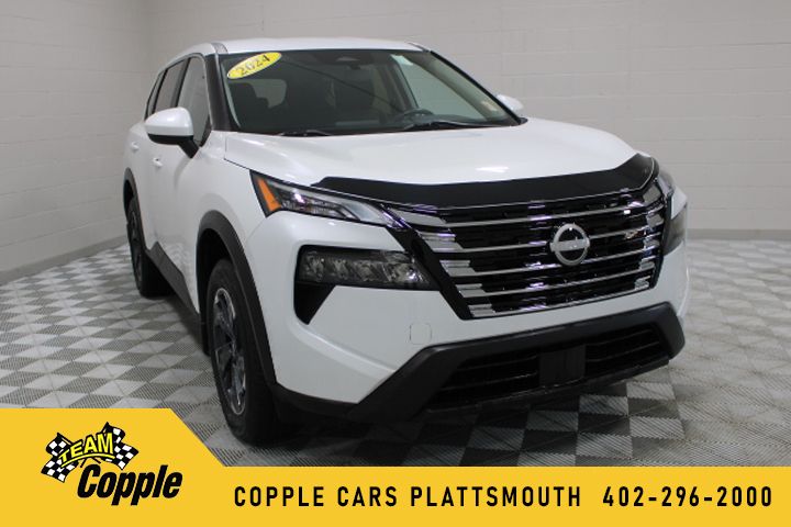 2024 Nissan Rogue SV's photo