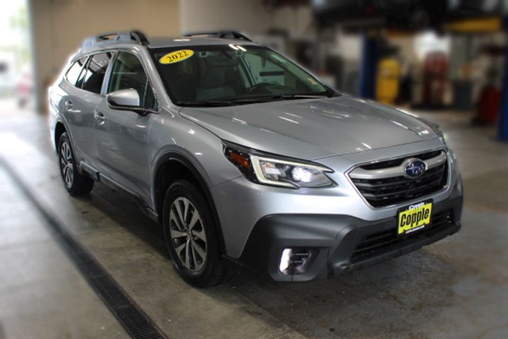 2022 Subaru Outback Premium photo 2