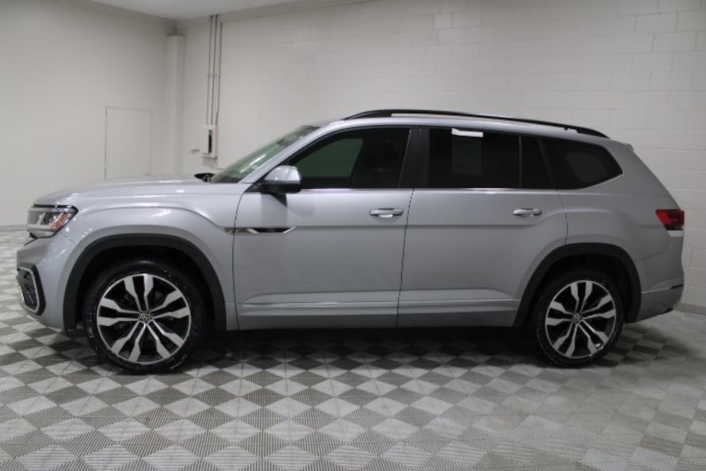 Used 2021 Volkswagen Atlas 3.6L V6 SE w/Technology R-Line 4MOTION SUV