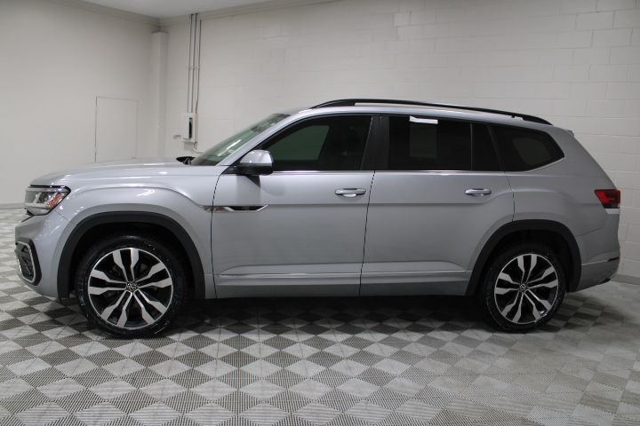 2021 Volkswagen Atlas V6 SE Technology R-Line photo 3