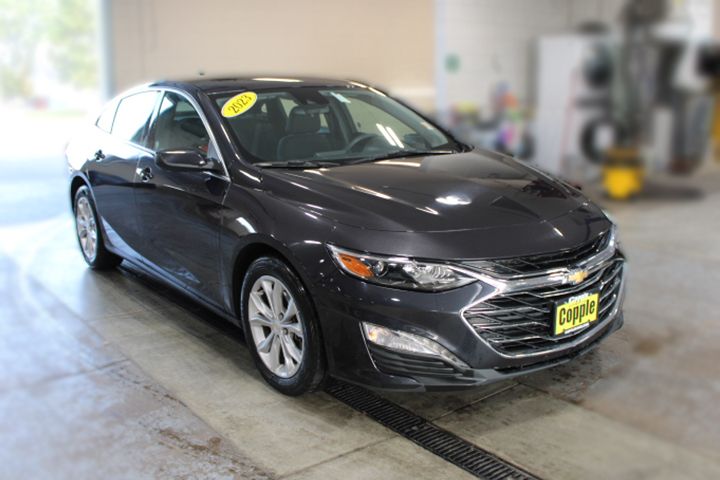 2023 Chevrolet Malibu 1LT photo 2