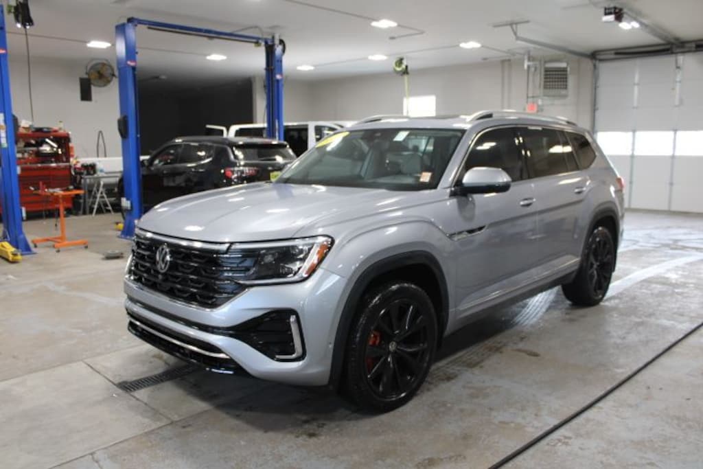 Used 2024 Volkswagen Atlas 2.0T SEL Premium R-Line SUV