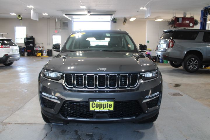 2022 Jeep Grand Cherokee Limited photo 3