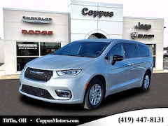 2026 Chrysler Pacifica Select Passenger Van