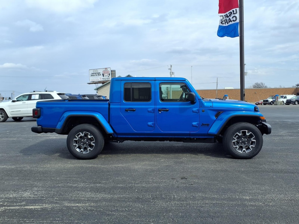 New 2026 Jeep Gladiator Sahara Pickup